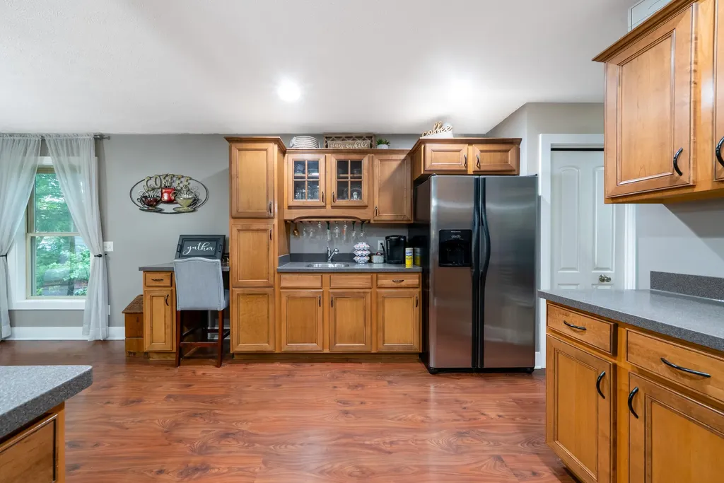 907 N Sandalwood Circle Norton Shores City MI 49441