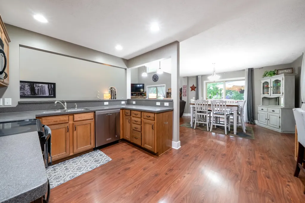 907 N Sandalwood Circle Norton Shores City MI 49441