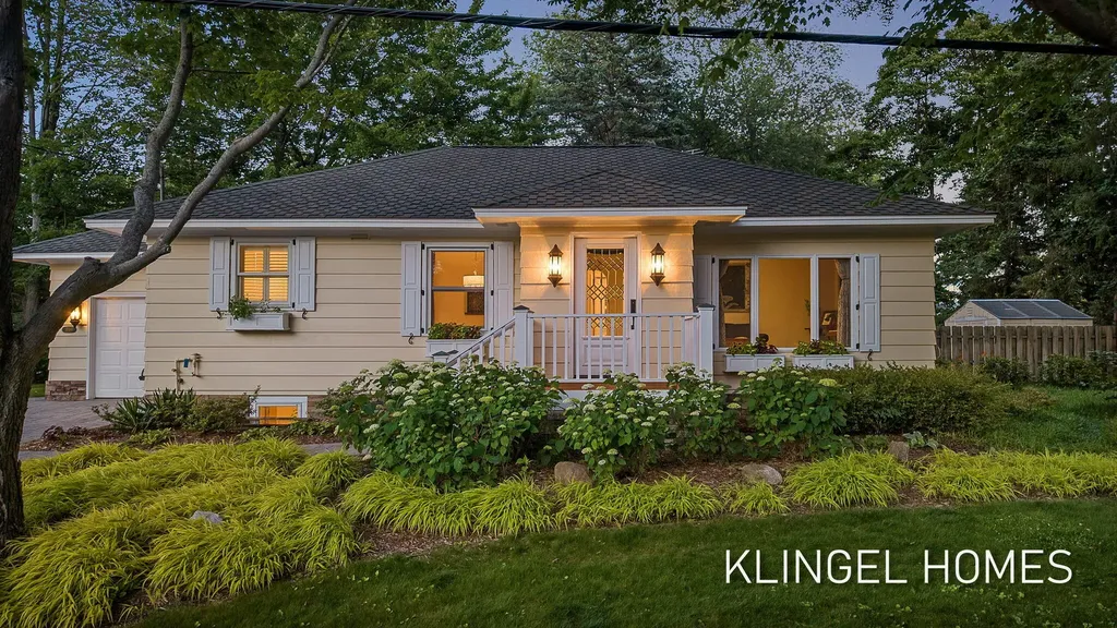 17586 168th Avenue Ferrysburg City MI 49456