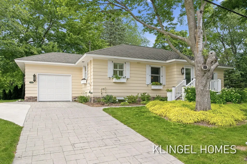 17586 168th Avenue Ferrysburg City MI 49456