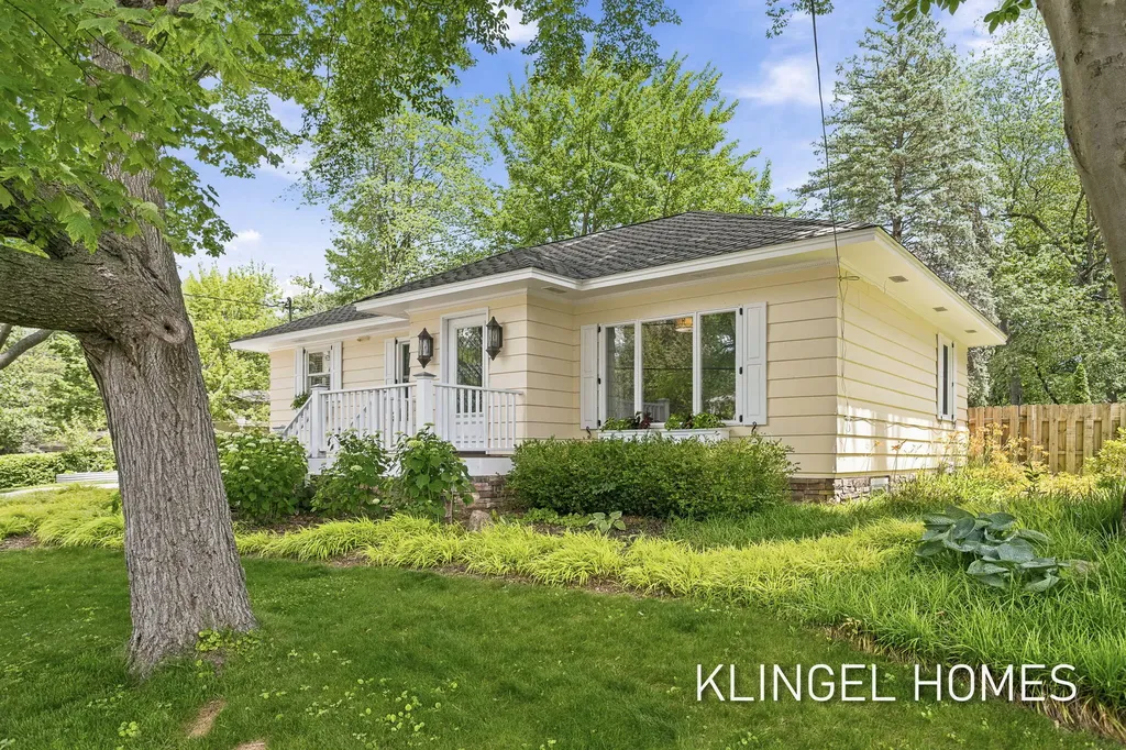 17586 168th Avenue Ferrysburg City MI 49456
