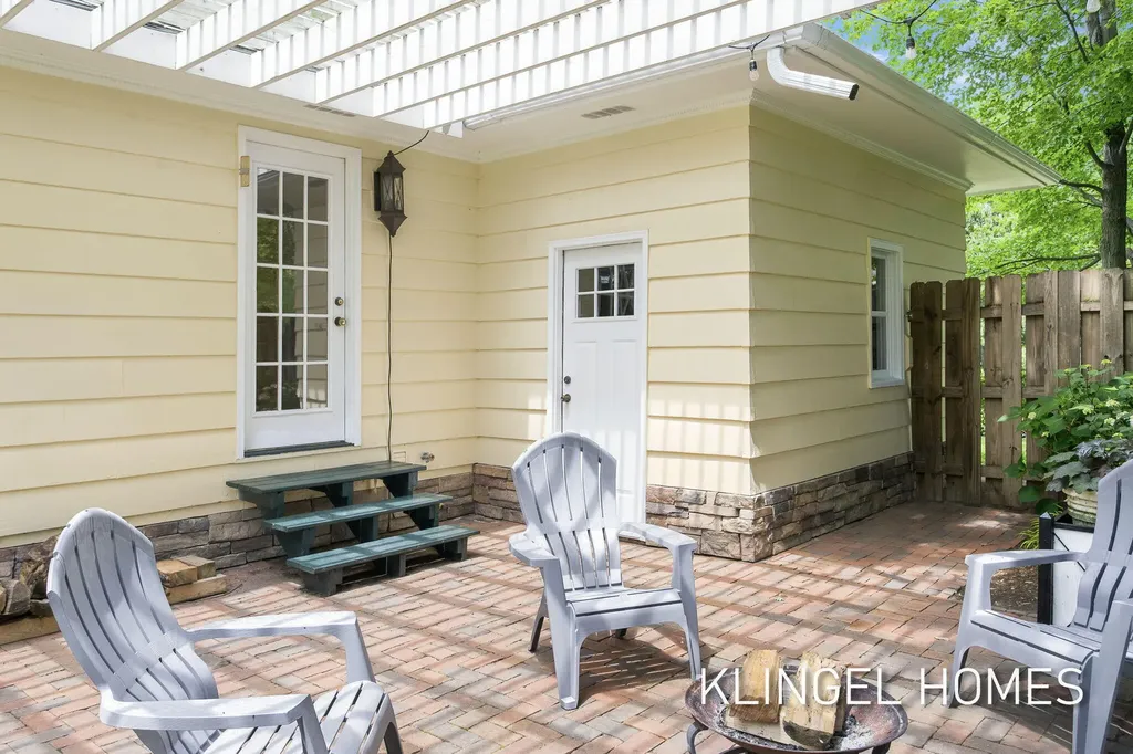17586 168th Avenue Ferrysburg City MI 49456