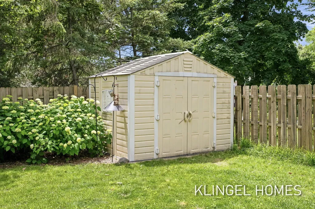 17586 168th Avenue Ferrysburg City MI 49456
