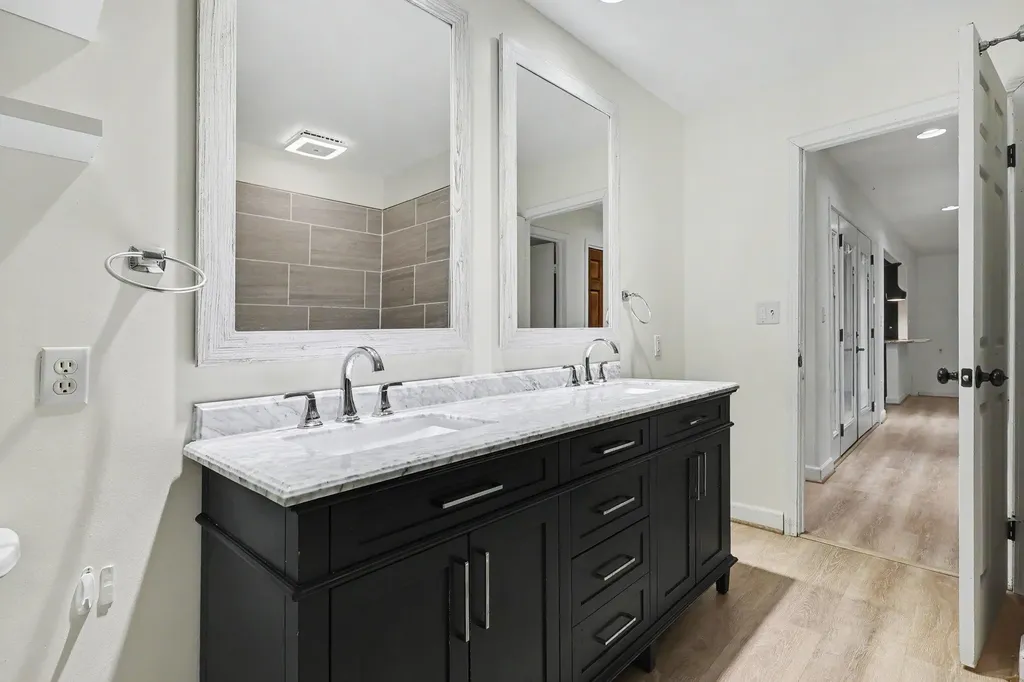 17700 Thornapple Drive Ferrysburg City MI 49456
