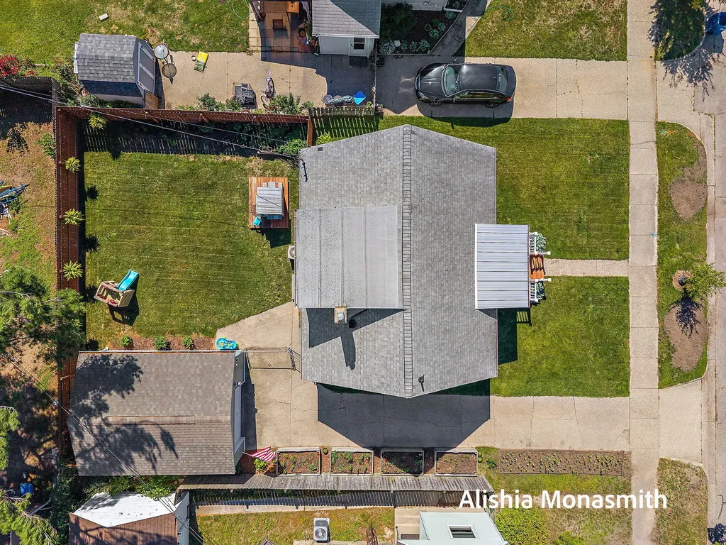 938 Colfax Avenue Grand Haven City MI 49417
