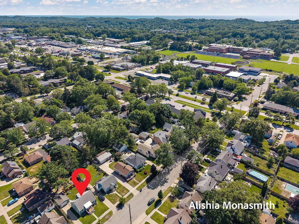 938 Colfax Avenue Grand Haven City MI 49417