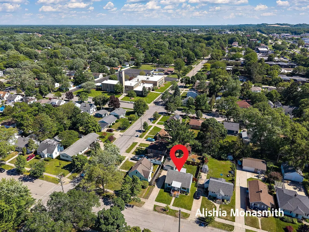 938 Colfax Avenue Grand Haven City MI 49417
