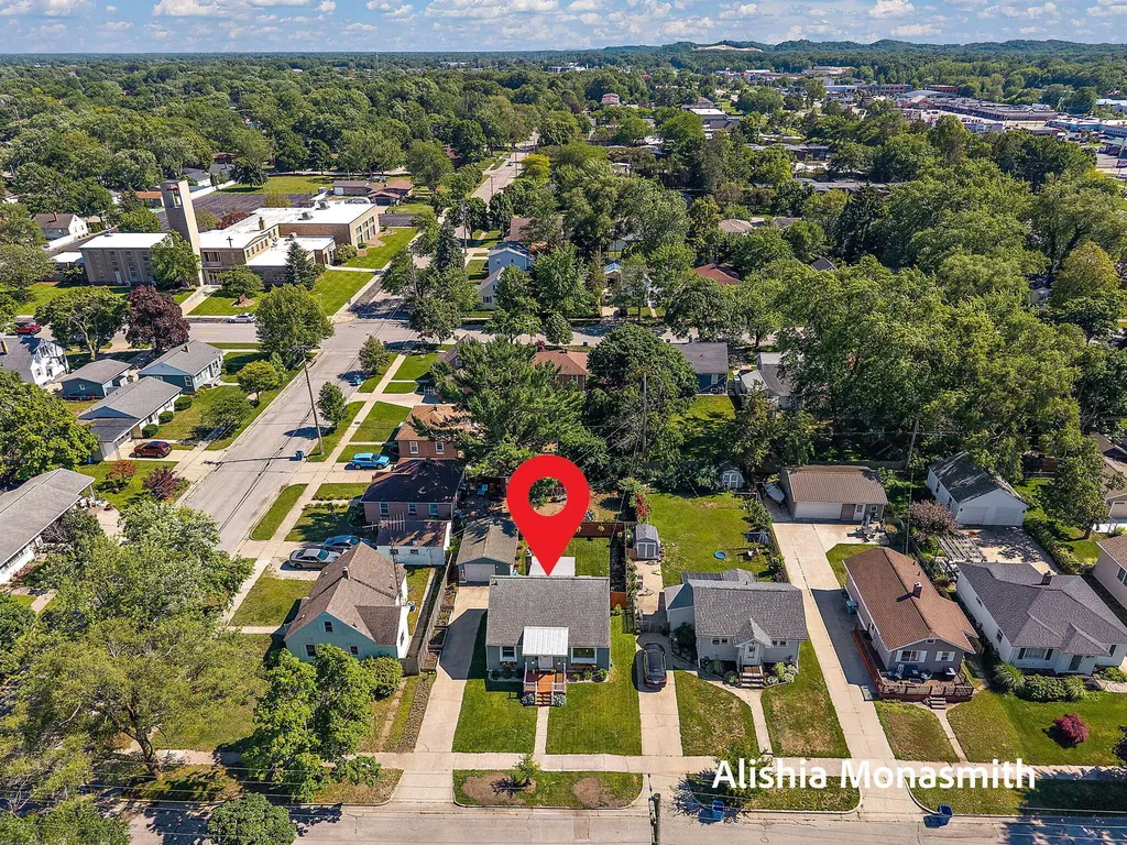 938 Colfax Avenue Grand Haven City MI 49417