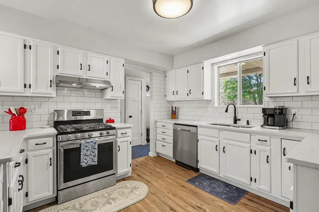 16224 Pinewood Avenue Spring Lake Township MI 49456