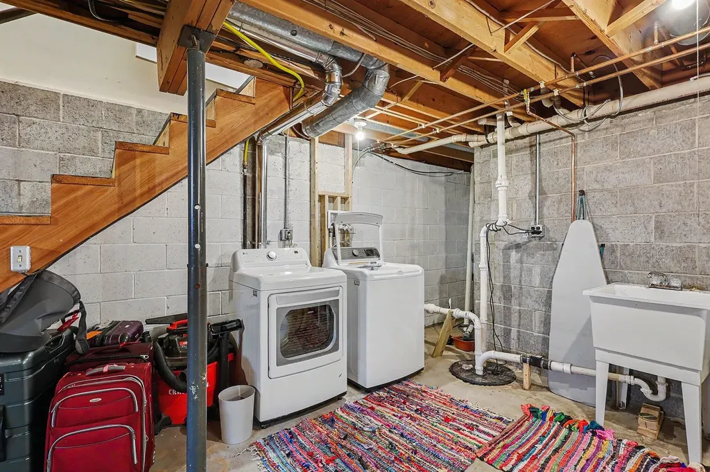 16224 Pinewood Avenue Spring Lake Township MI 49456
