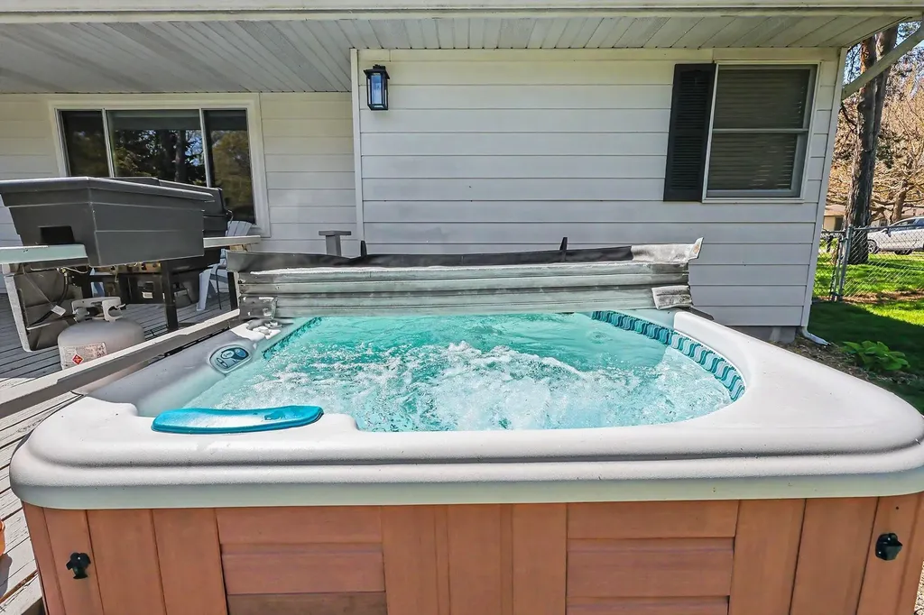 16224 Pinewood Avenue Spring Lake Township MI 49456