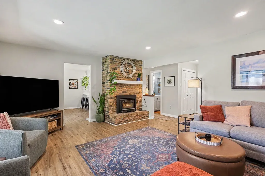 16224 Pinewood Avenue Spring Lake Township MI 49456