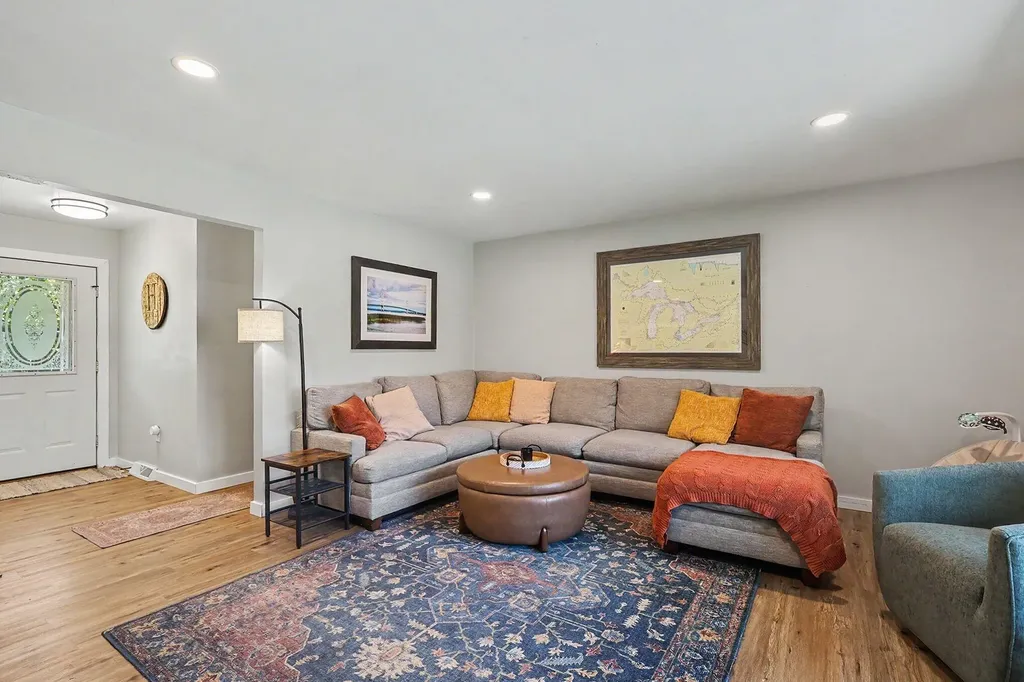 16224 Pinewood Avenue Spring Lake Township MI 49456