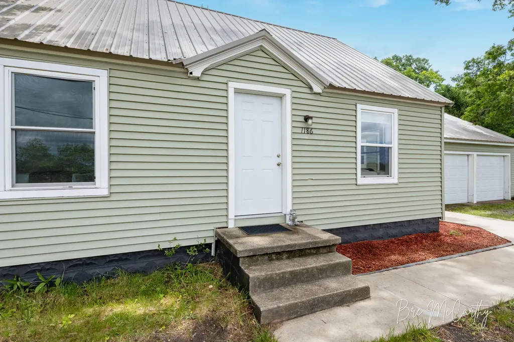 1186 N Wood Street Muskegon Charter Township MI 49445