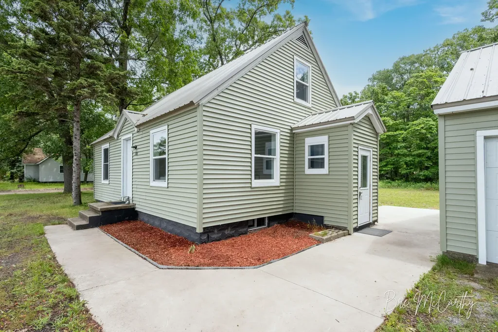 1186 N Wood Street Muskegon Charter Township MI 49445