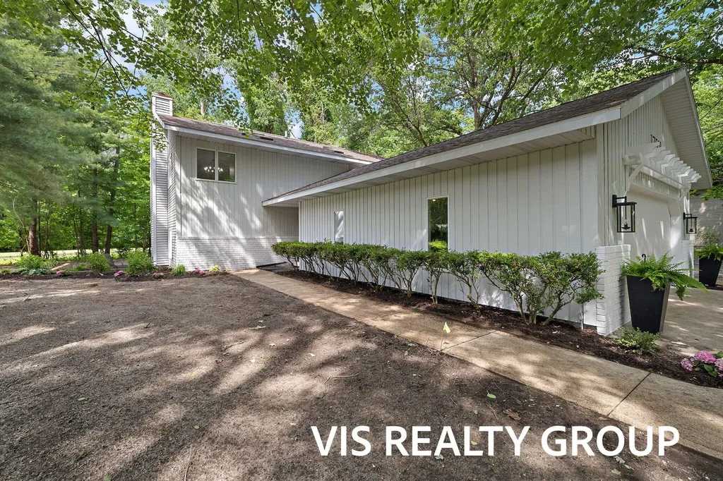 17501 W Spring Lake Road Ferrysburg City MI 49456