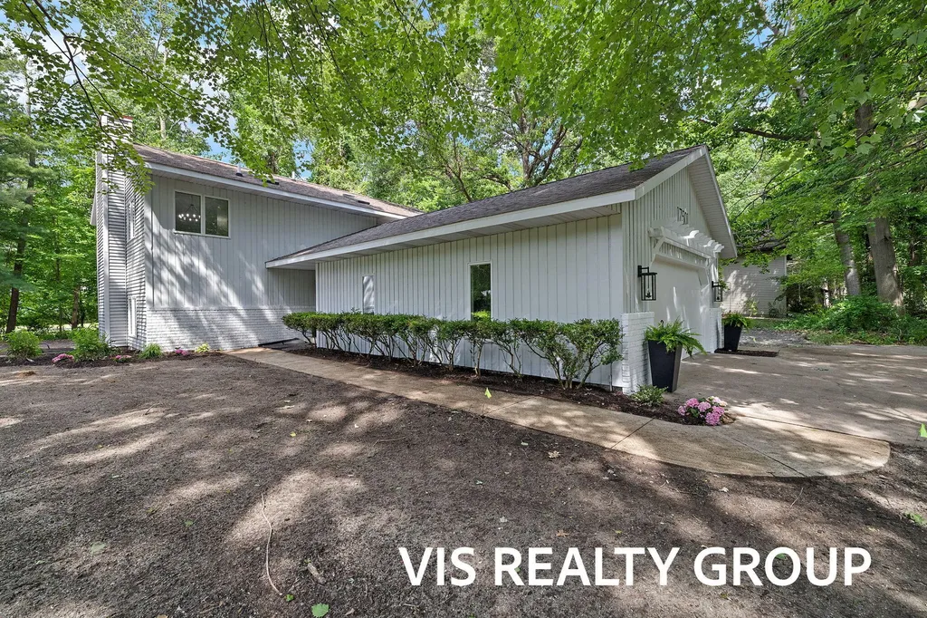 17501 W Spring Lake Road Ferrysburg City MI 49456