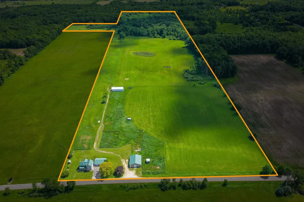 11371 E 40th Street Pinora Township MI 49677