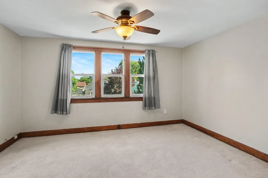333 W 17th Street Holland City MI 49423