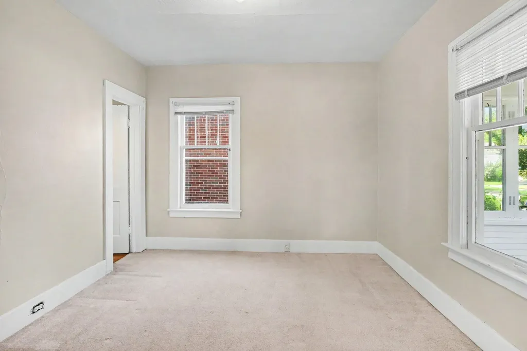333 W 17th Street Holland City MI 49423