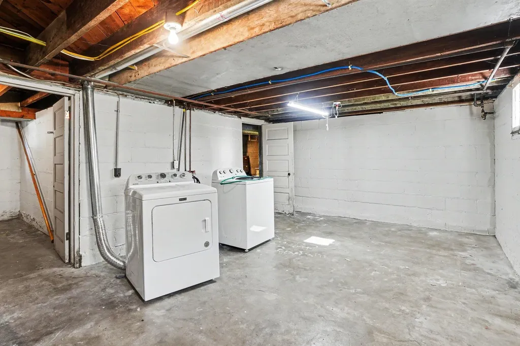 333 W 17th Street Holland City MI 49423