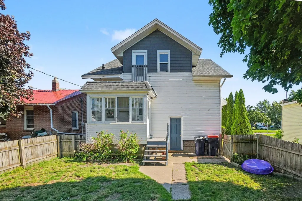 333 W 17th Street Holland City MI 49423