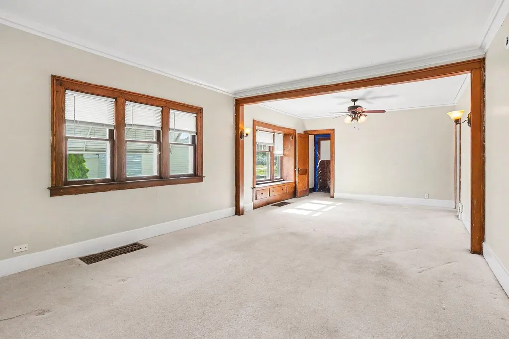 333 W 17th Street Holland City MI 49423