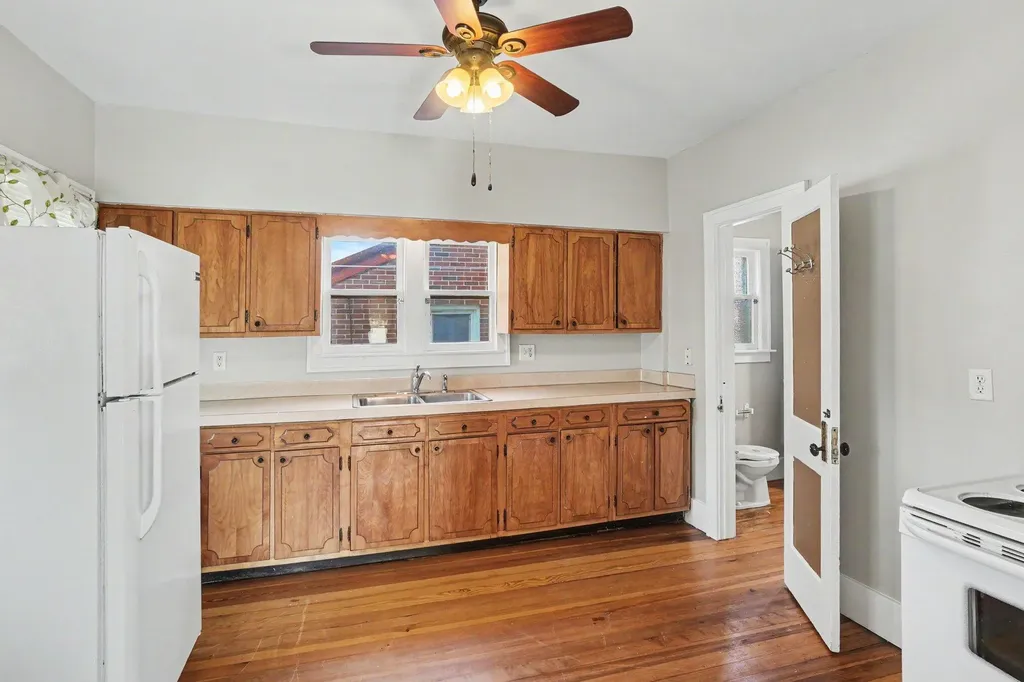 333 W 17th Street Holland City MI 49423
