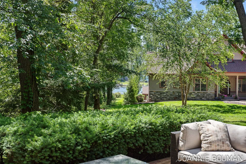 792 Pine Bay Avenue Park Township MI 49424