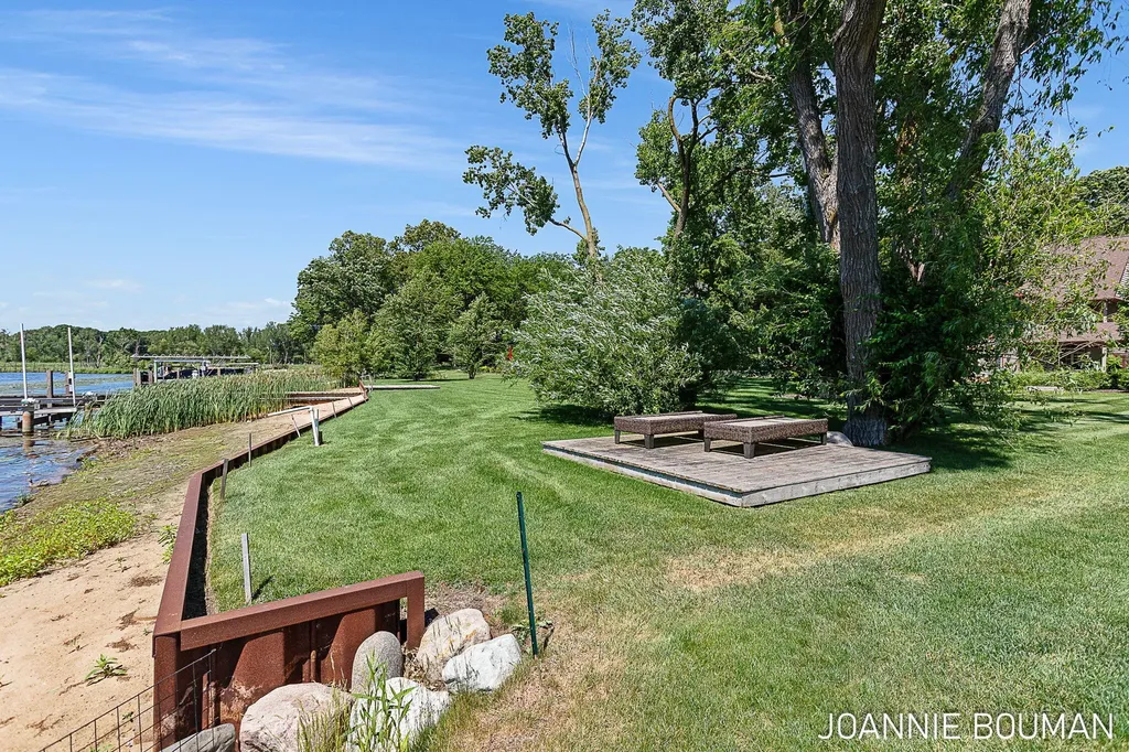 792 Pine Bay Avenue Park Township MI 49424