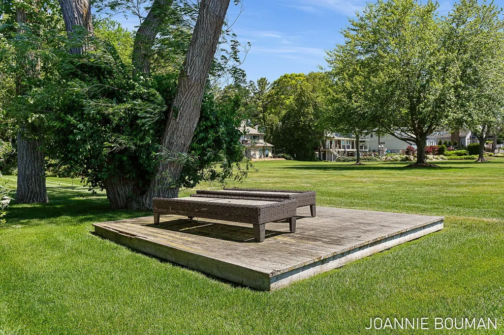 792 Pine Bay Avenue Park Township MI 49424
