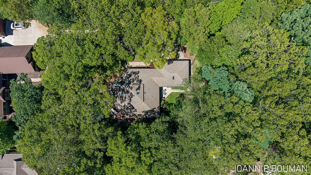 792 Pine Bay Avenue Park Township MI 49424