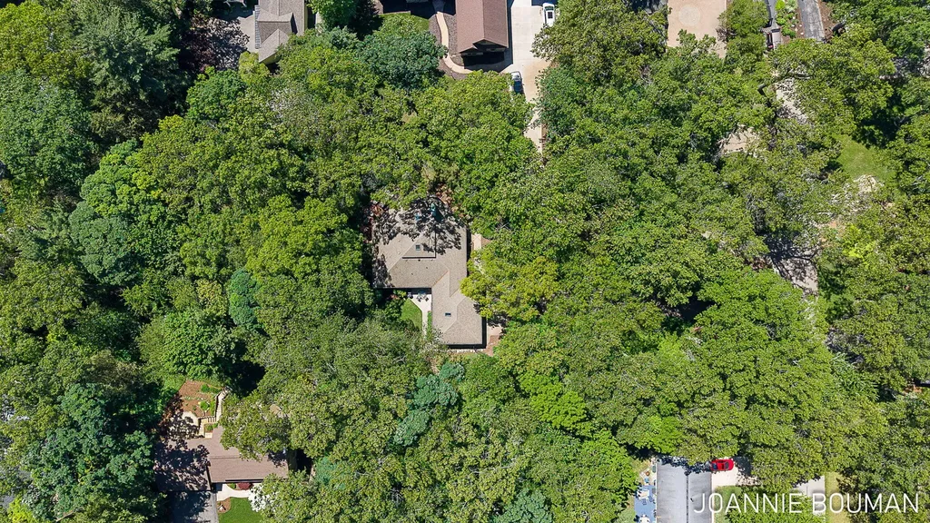 792 Pine Bay Avenue Park Township MI 49424