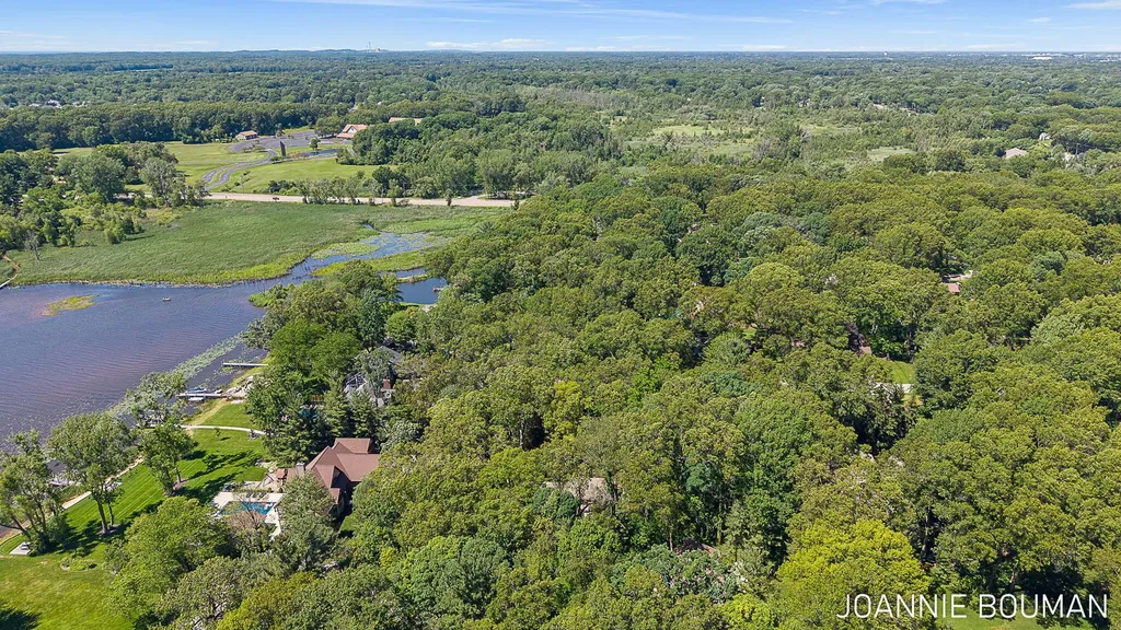 792 Pine Bay Avenue Park Township MI 49424