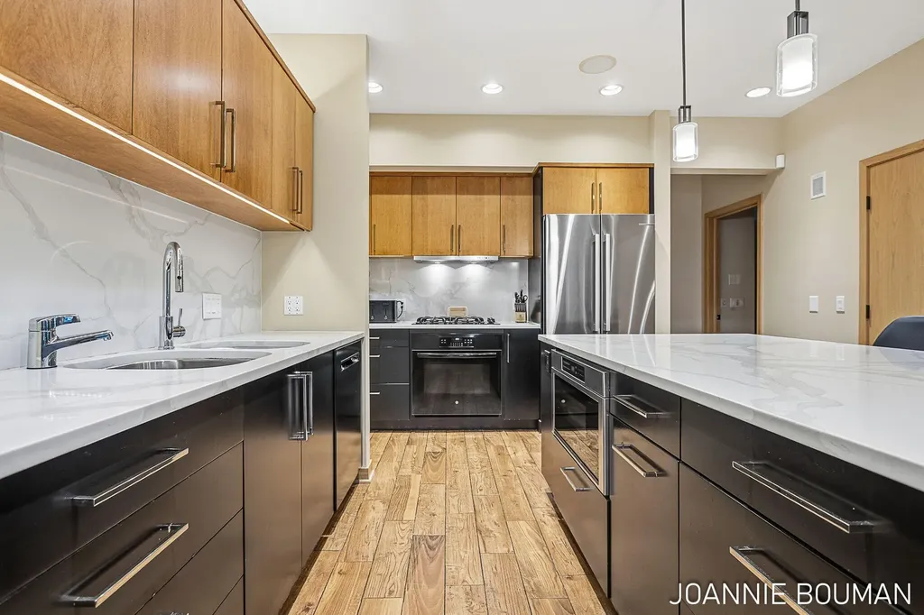 792 Pine Bay Avenue Park Township MI 49424