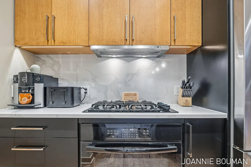 792 Pine Bay Avenue Park Township MI 49424