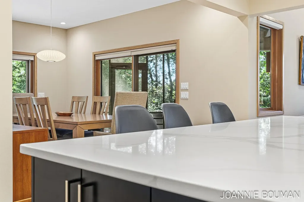 792 Pine Bay Avenue Park Township MI 49424