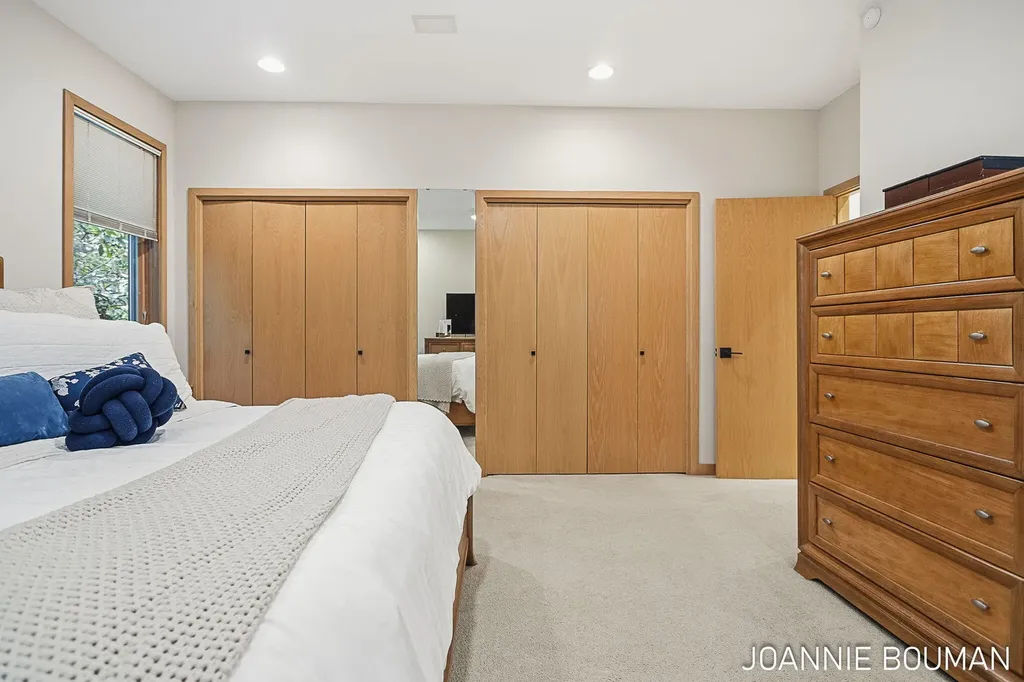 792 Pine Bay Avenue Park Township MI 49424
