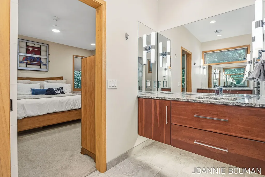 792 Pine Bay Avenue Park Township MI 49424
