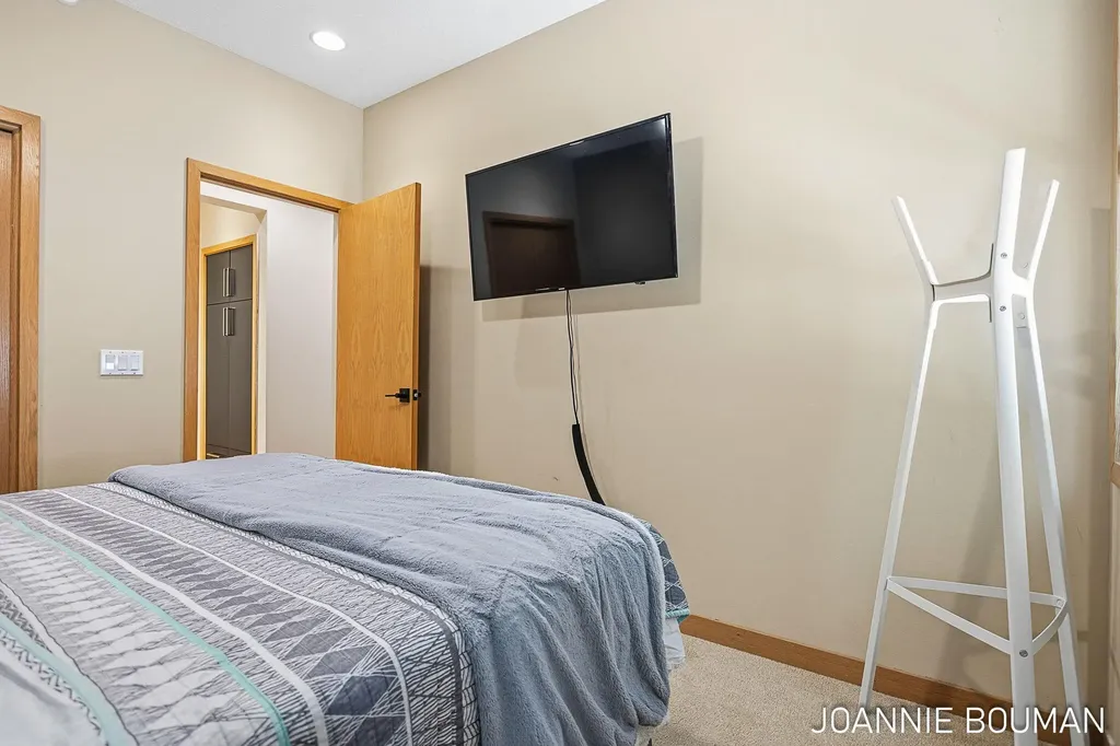 792 Pine Bay Avenue Park Township MI 49424