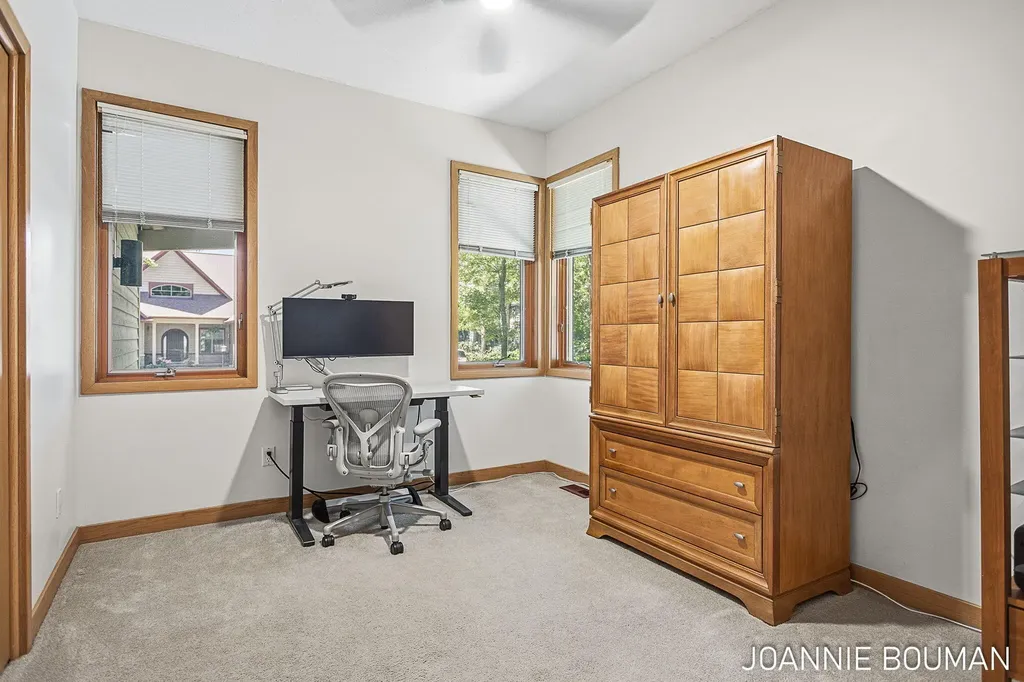 792 Pine Bay Avenue Park Township MI 49424