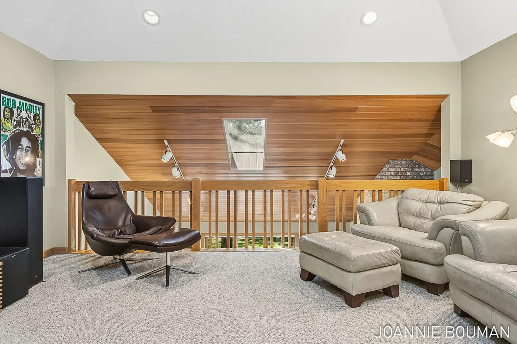 792 Pine Bay Avenue Park Township MI 49424
