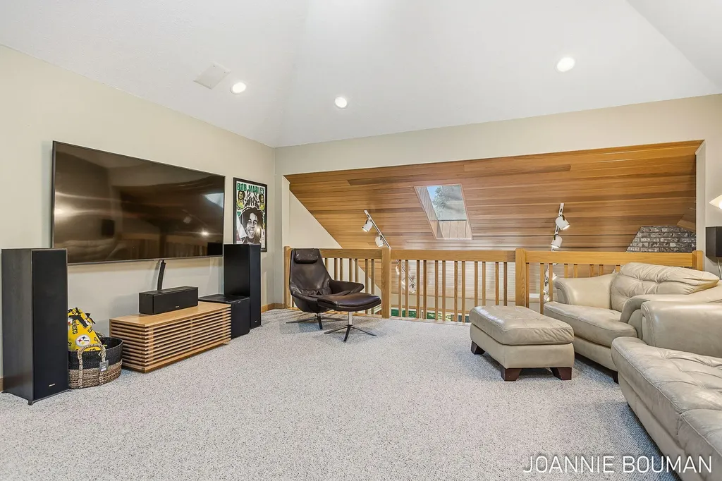 792 Pine Bay Avenue Park Township MI 49424