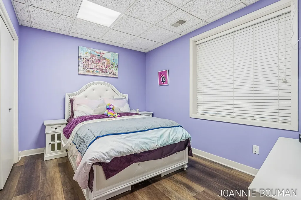 792 Pine Bay Avenue Park Township MI 49424