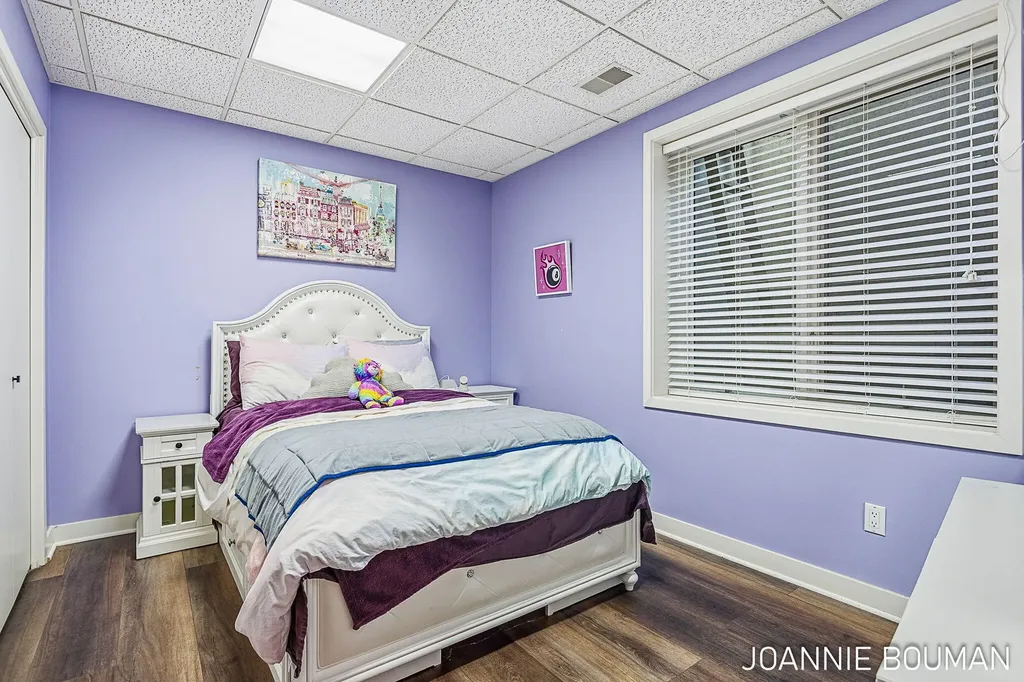 792 Pine Bay Avenue Park Township MI 49424