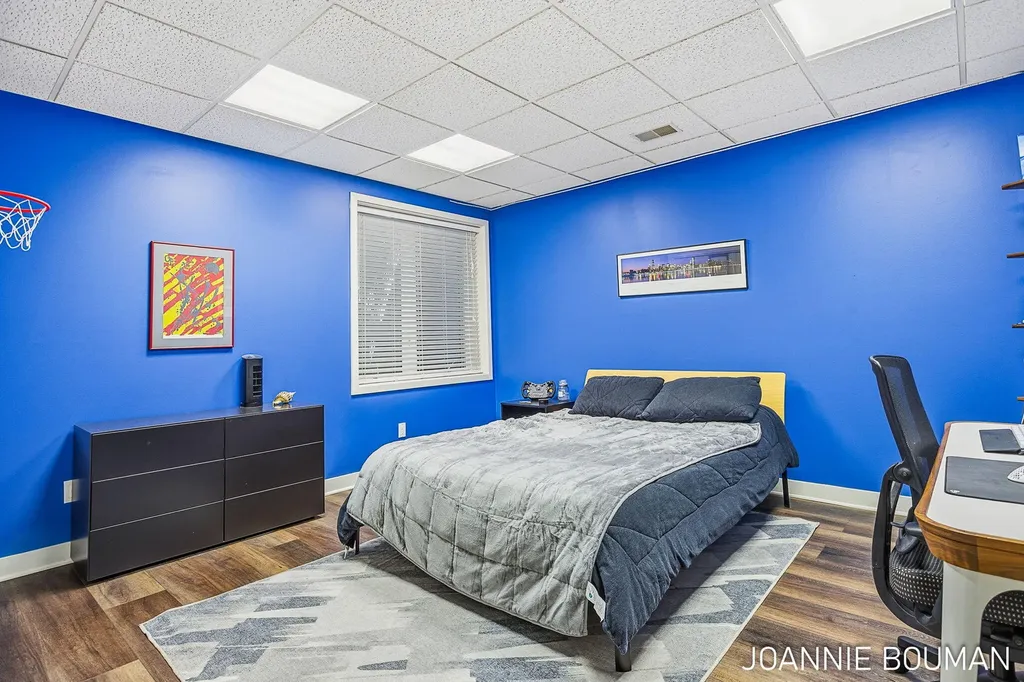 792 Pine Bay Avenue Park Township MI 49424