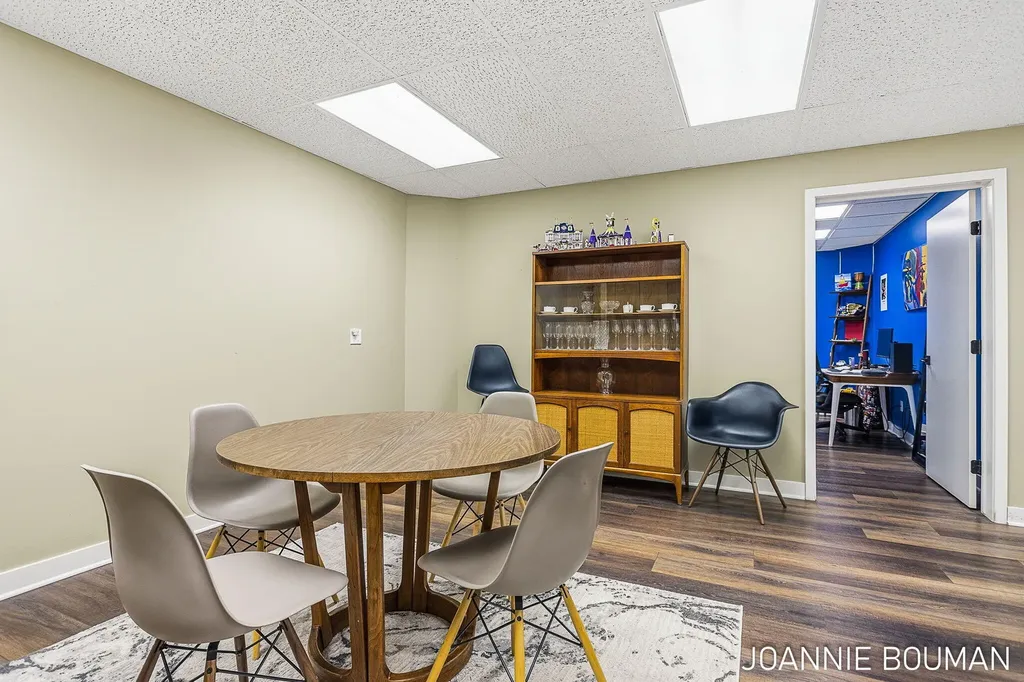 792 Pine Bay Avenue Park Township MI 49424