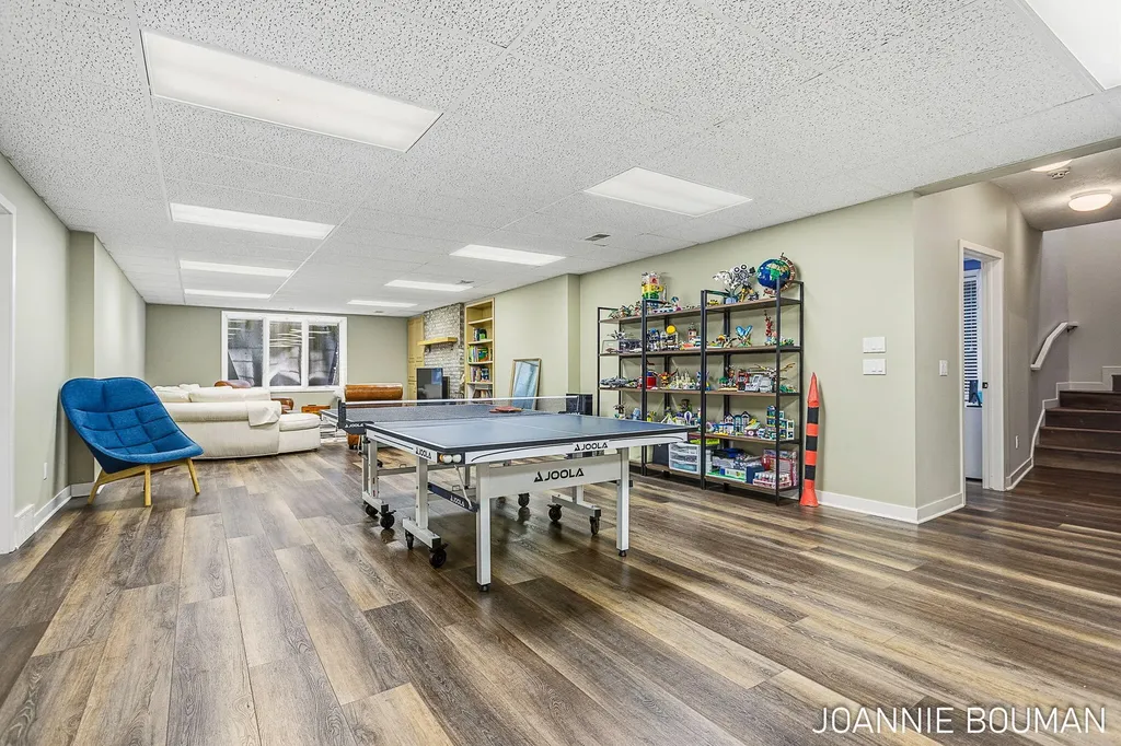 792 Pine Bay Avenue Park Township MI 49424