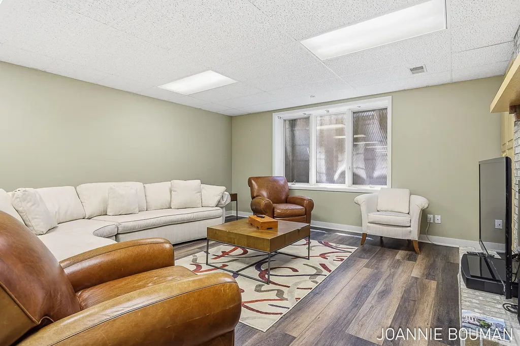 792 Pine Bay Avenue Park Township MI 49424
