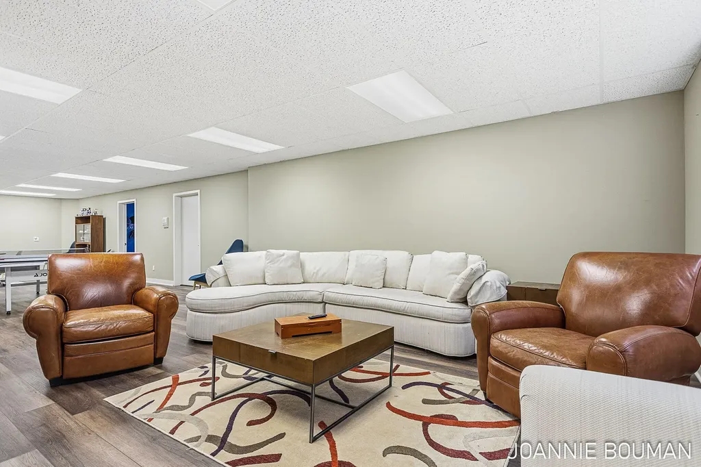 792 Pine Bay Avenue Park Township MI 49424